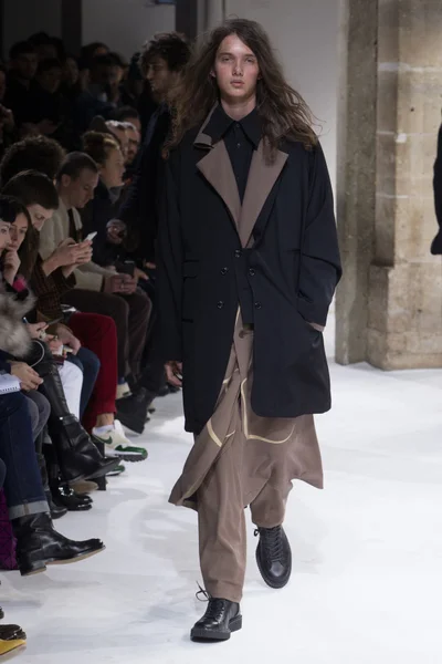Look 3